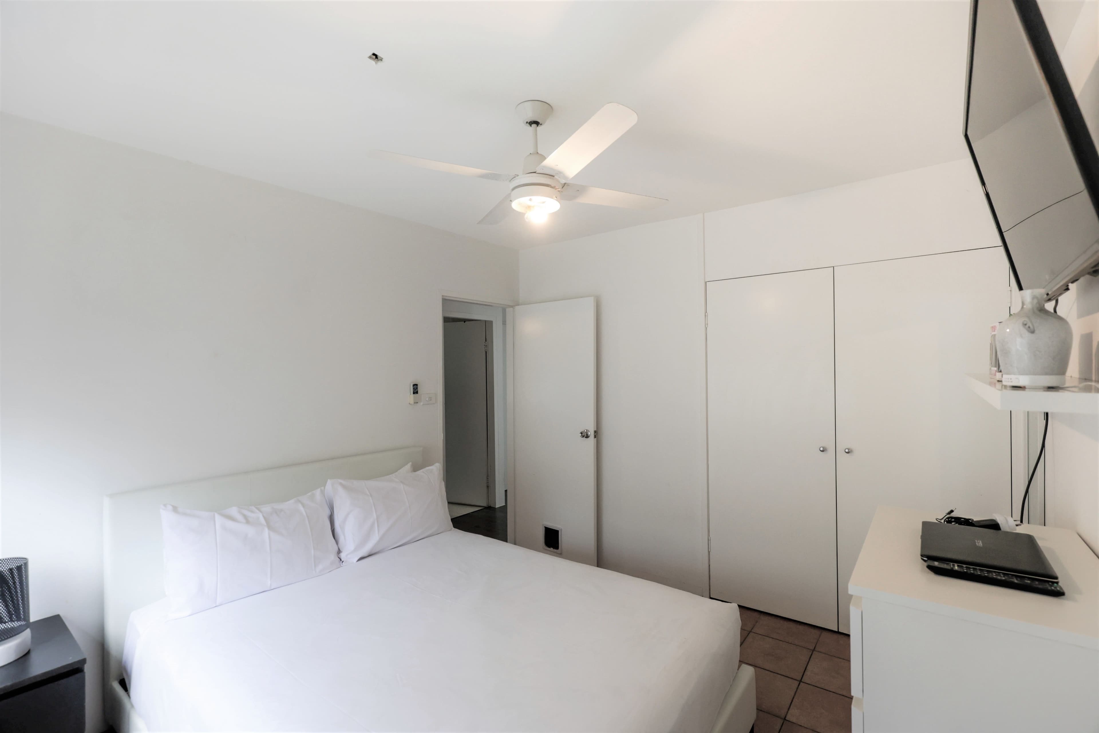 15 Pacific Street, Main Beach QLD 4217, Main Beach - Thumbnail 5