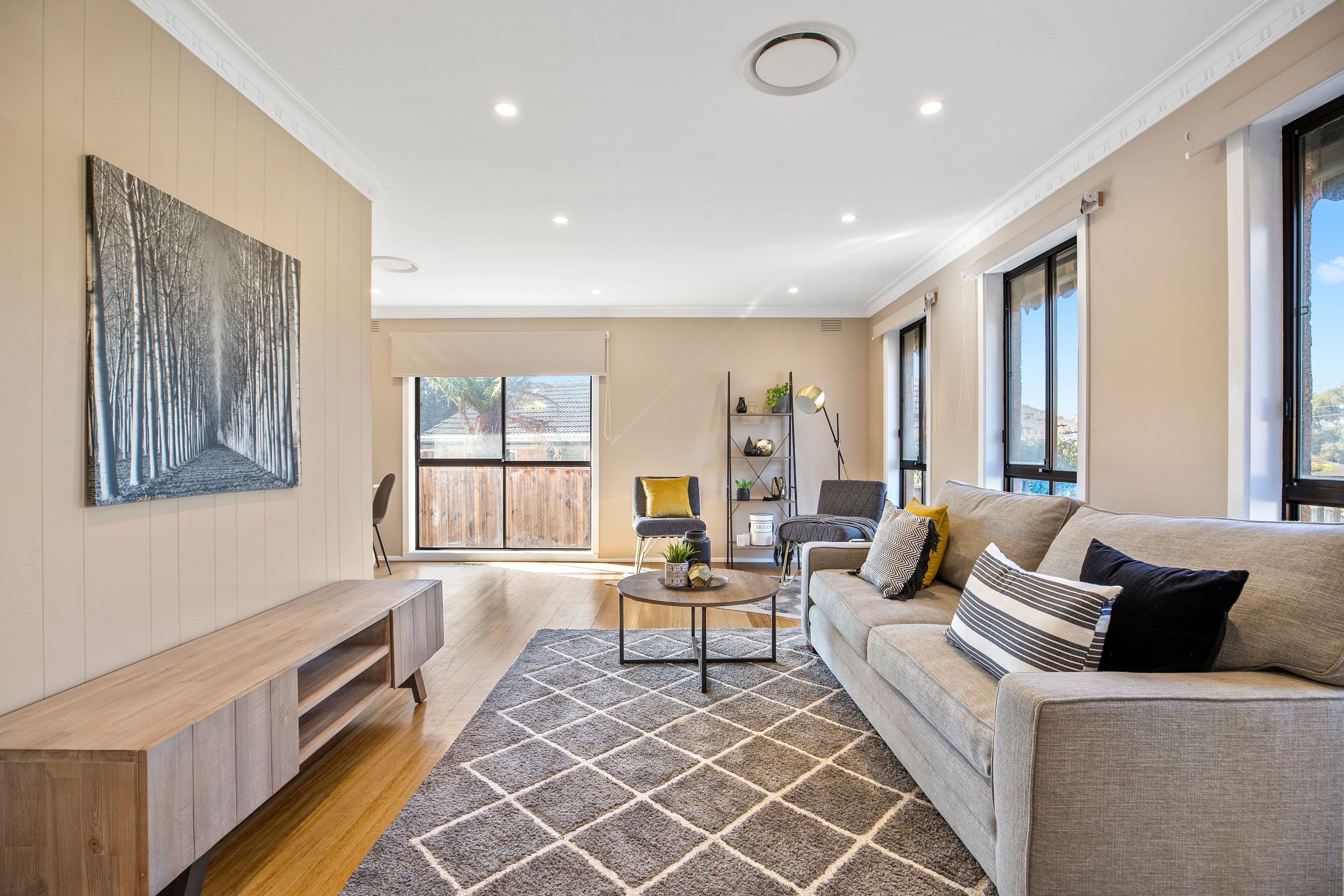 12 Silverton Drive, Ferntree Gully VIC 3156, Ferntree Gully - Thumbnail 2