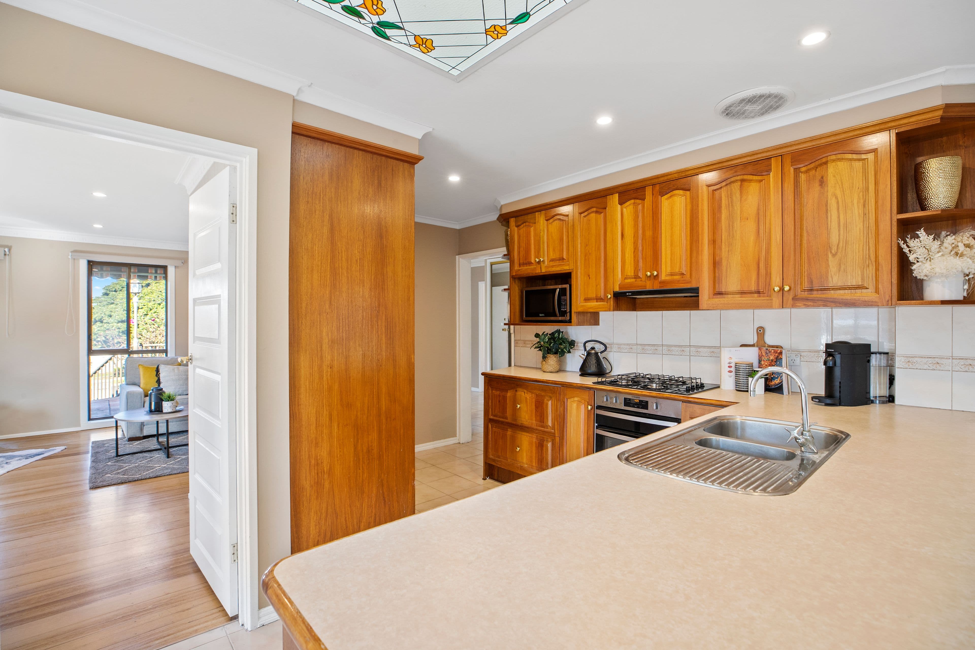 12 Silverton Drive, Ferntree Gully VIC 3156, Ferntree Gully - Thumbnail 3