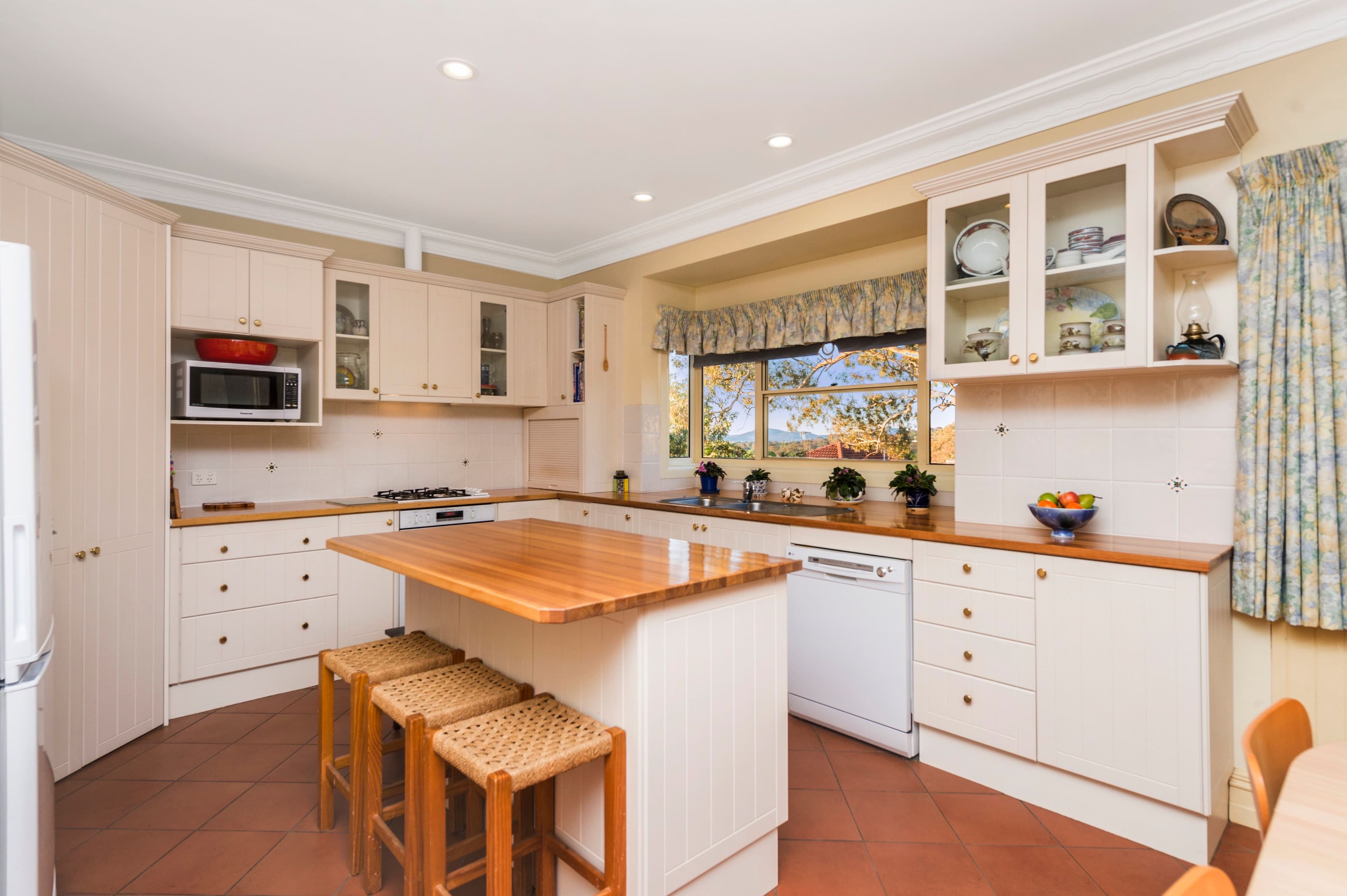 49 Jacaranda Drive, Jerrabomberra - Thumbnail 4