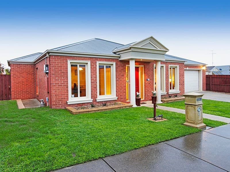 2 McEvoy Close, HIGHTON VIC 3216, Highton - Image 1