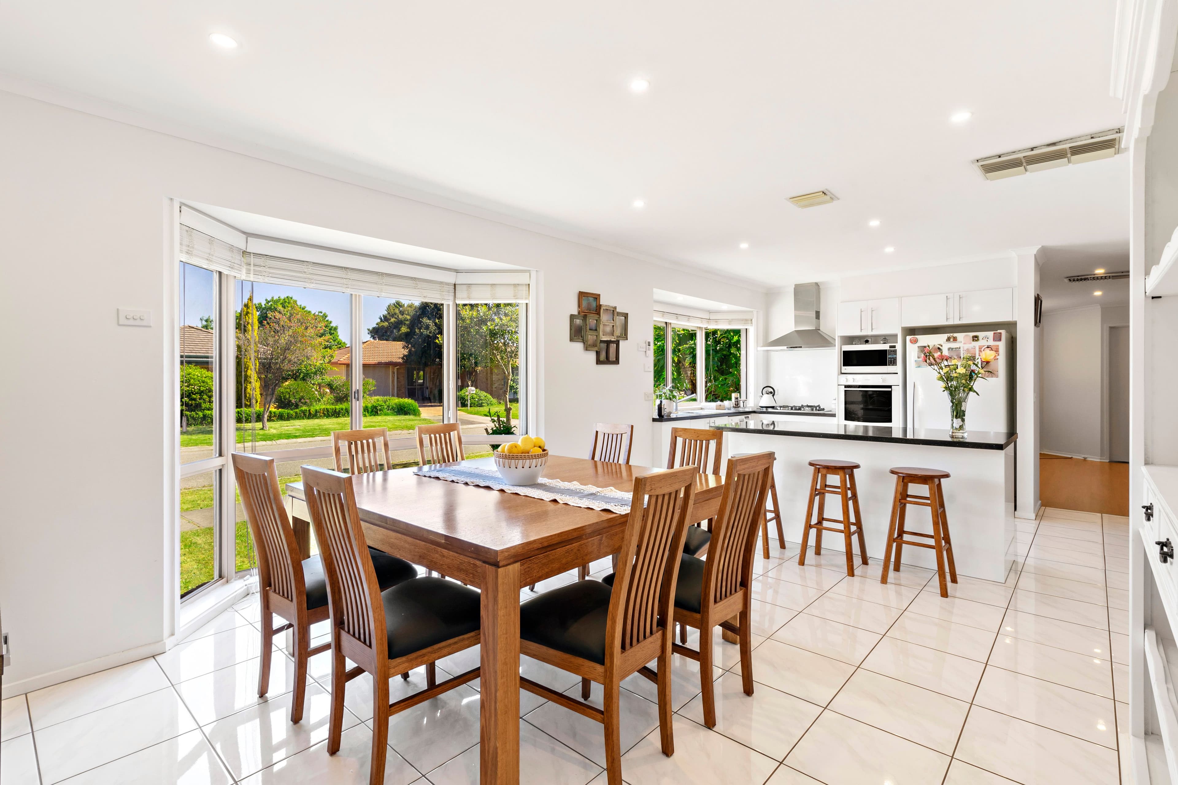 14 Wilmott Close, Berwick VIC 3806, Berwick - Thumbnail 3