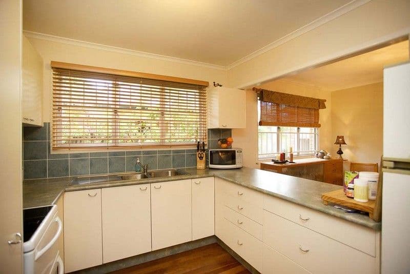 28 Grenoble Street, THE GAP QLD 4061, The Gap - Thumbnail 3