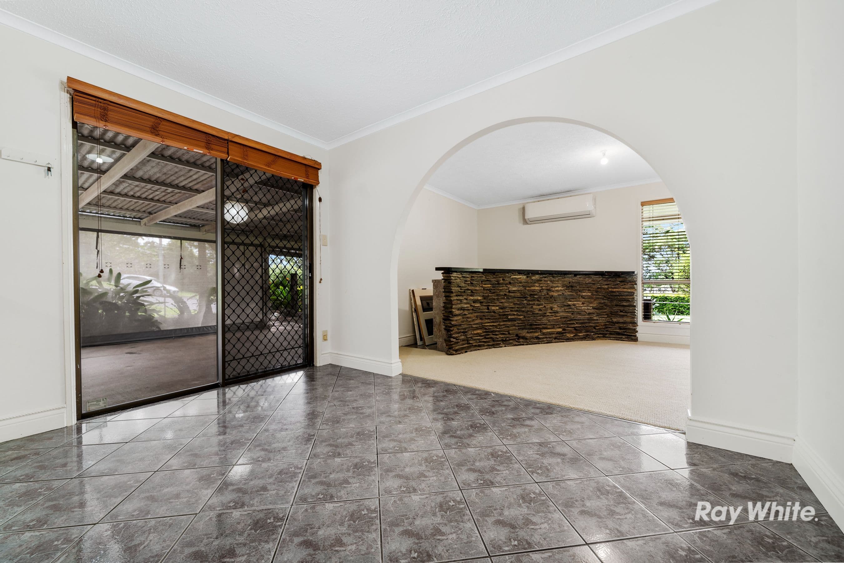 44 Thoms Crescent, Mount Warren Park QLD 4207, Mount Warren Park - Thumbnail 3