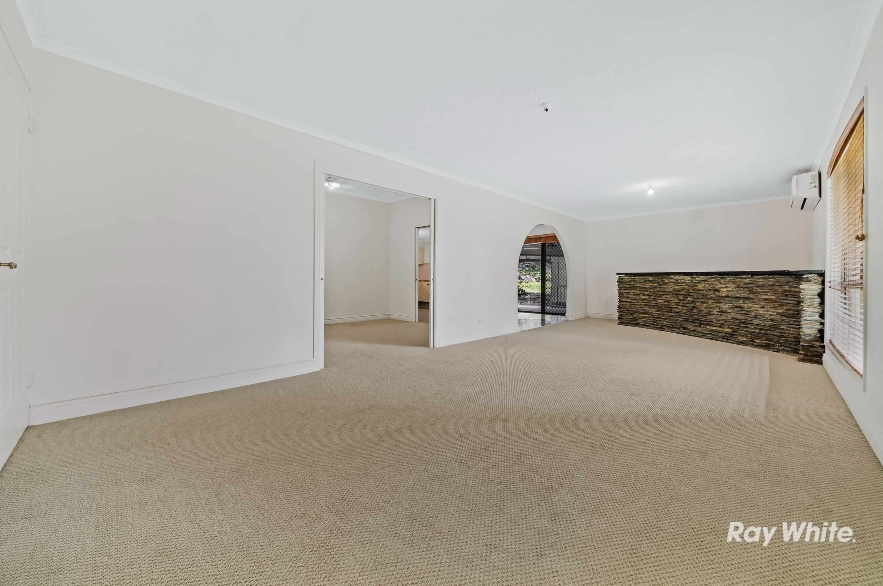 44 Thoms Crescent, Mount Warren Park QLD 4207, Mount Warren Park - Thumbnail 4
