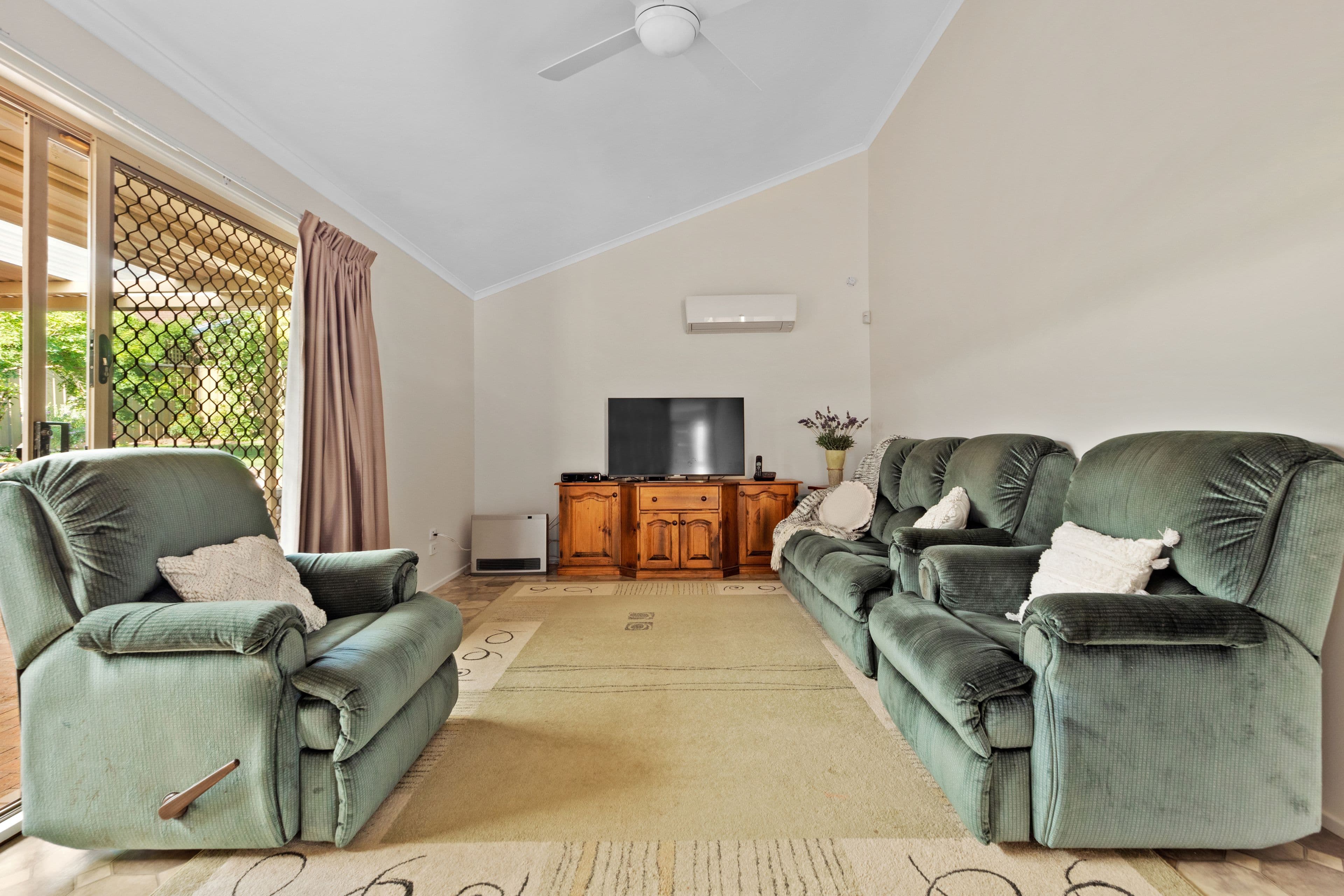 221 Farnham Road, Quakers Hill NSW 2763, Quakers Hill - Thumbnail 3