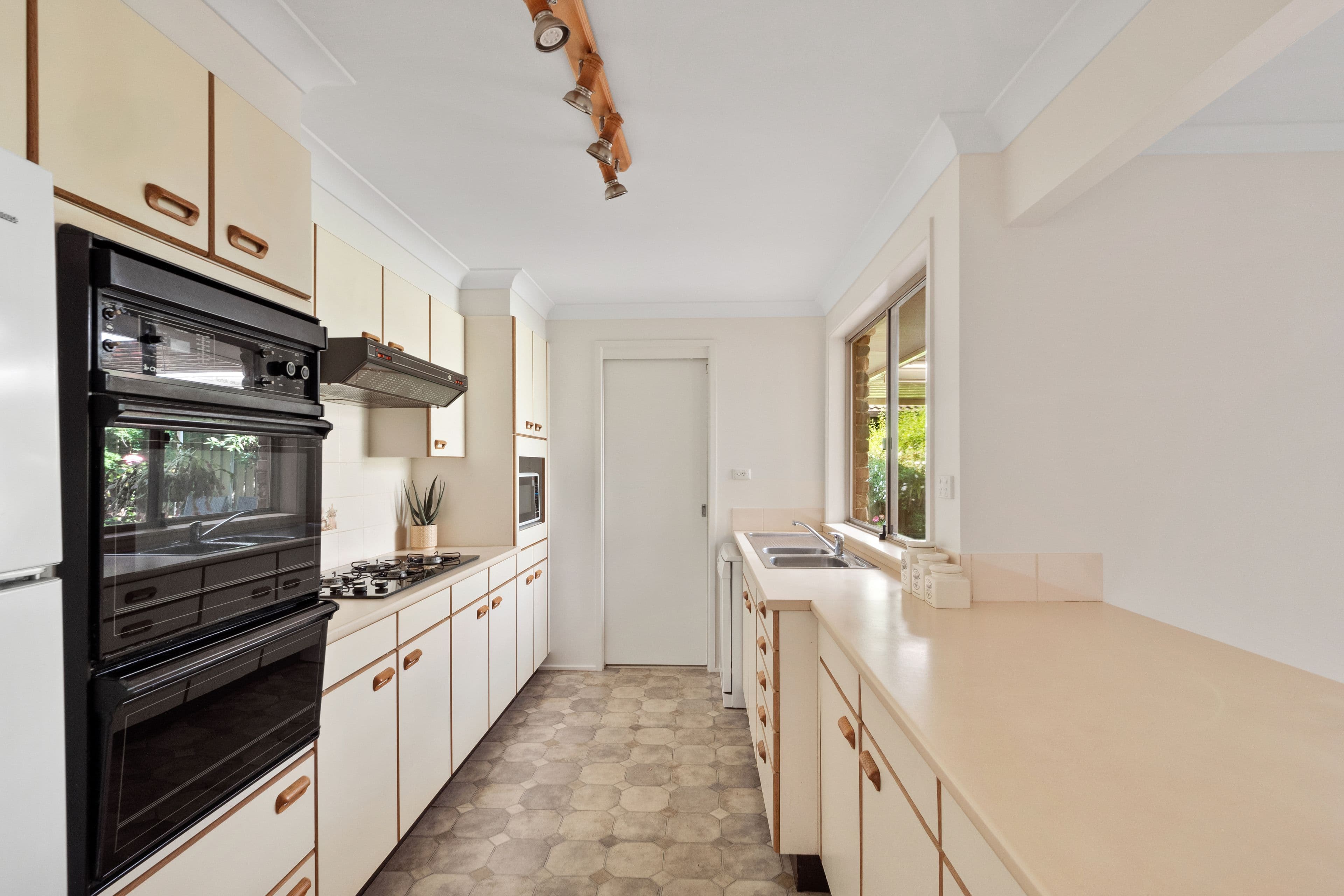 221 Farnham Road, Quakers Hill NSW 2763, Quakers Hill - Thumbnail 4