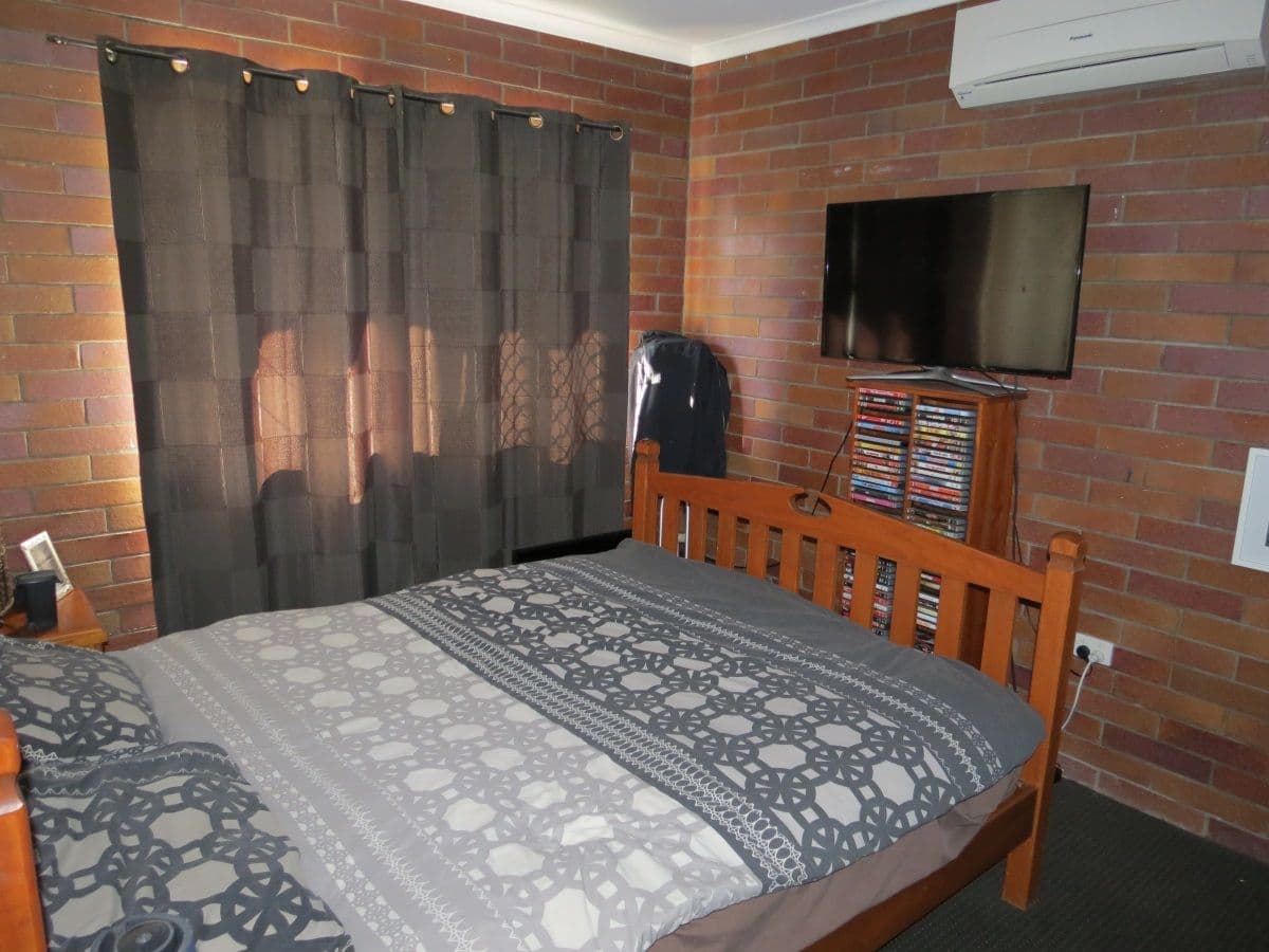 34 Dawn Crescent, Emerald QLD 4720, Emerald - Thumbnail 3