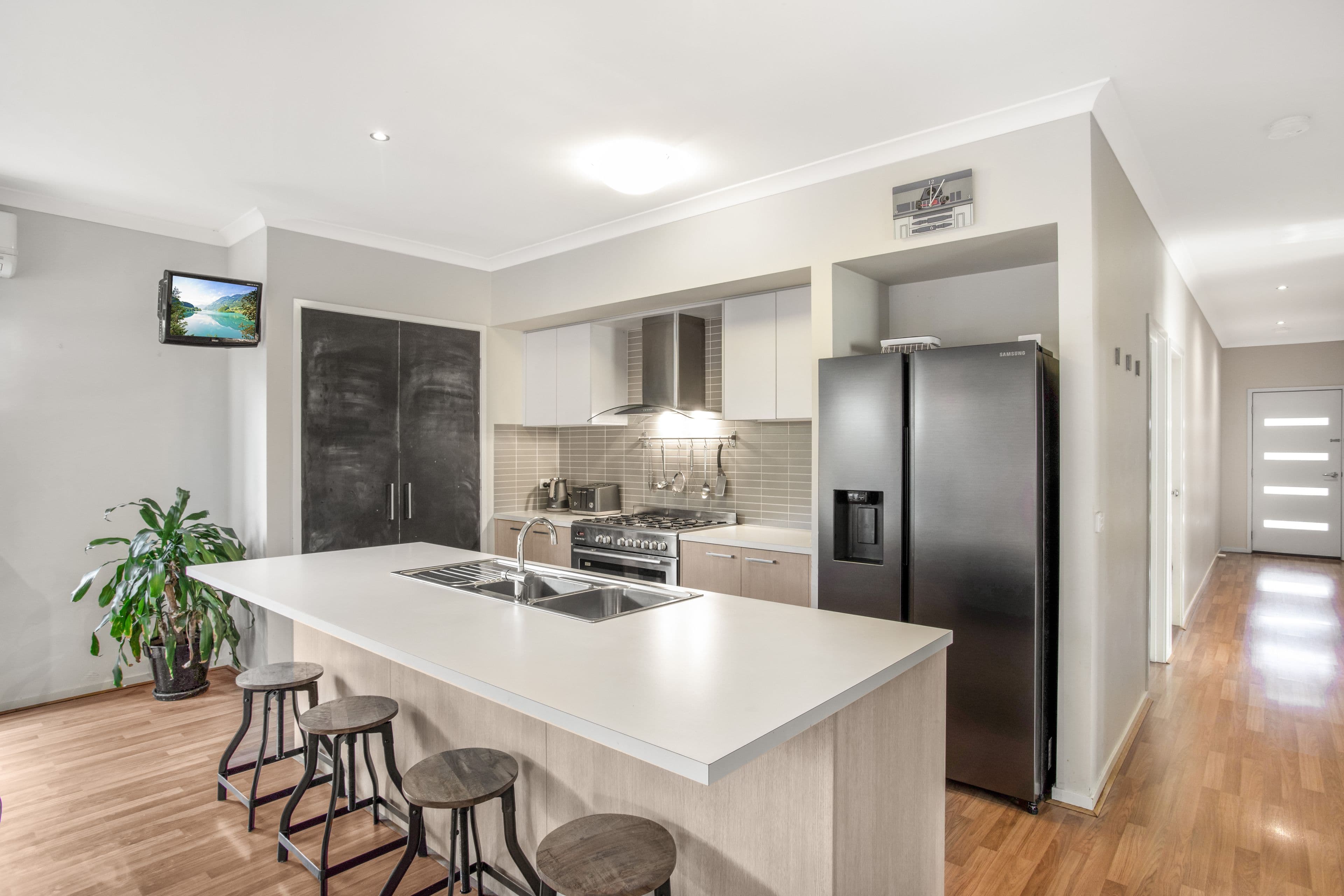 3 Kilburn Place, Pakenham VIC 3810, Pakenham - Thumbnail 3