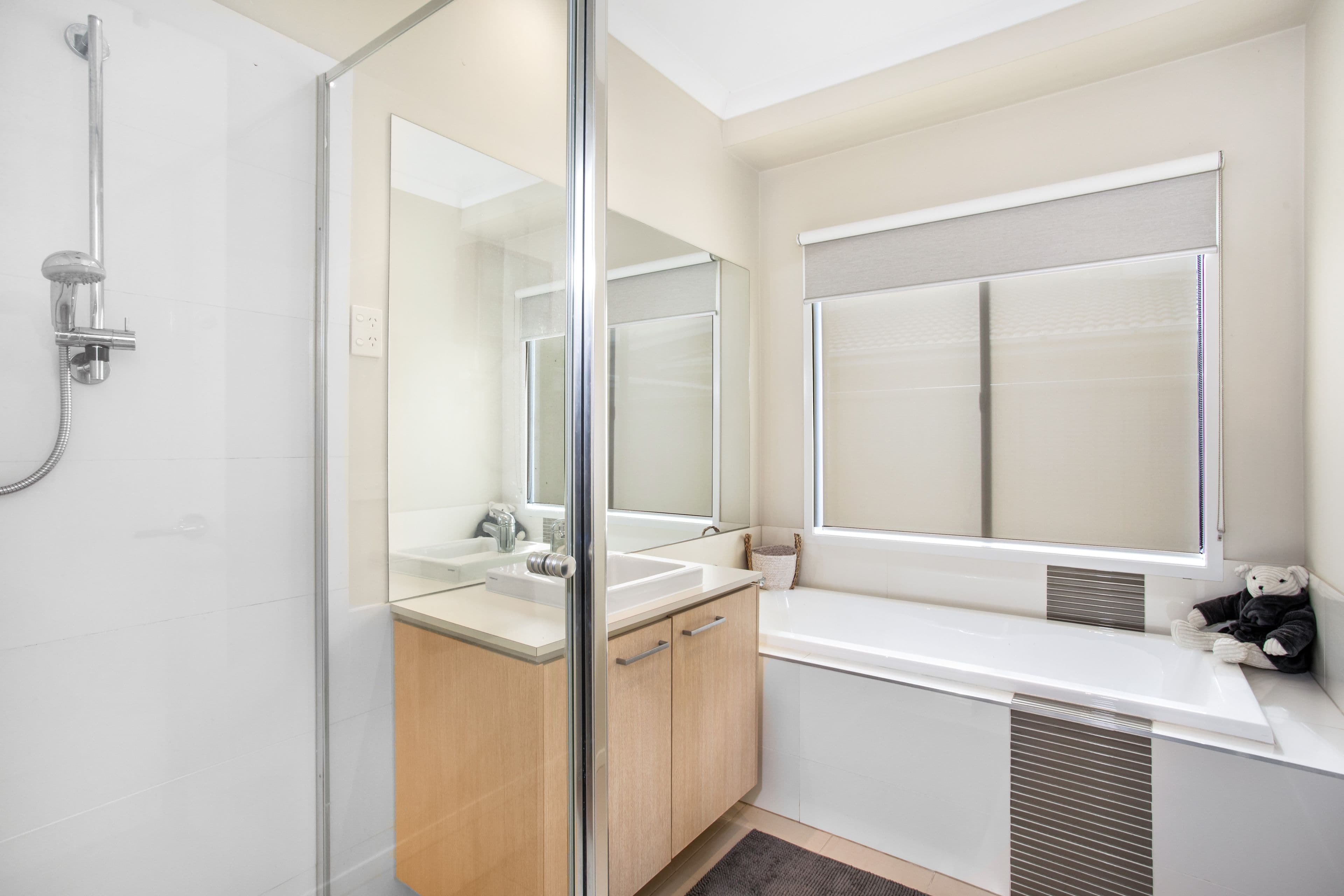 3 Kilburn Place, Pakenham VIC 3810, Pakenham - Thumbnail 7