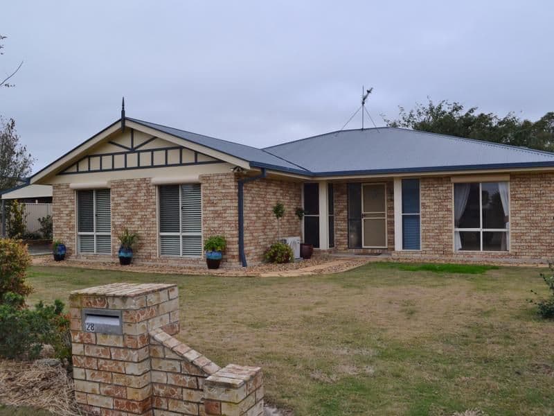 28 Fairway Drive, Pittsworth QLD 4356, Pittsworth - Thumbnail 3