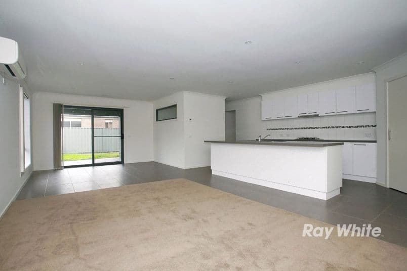 56 Bradford Drive, CRANBOURNE EAST VIC 3977, Cranbourne East - Thumbnail 2