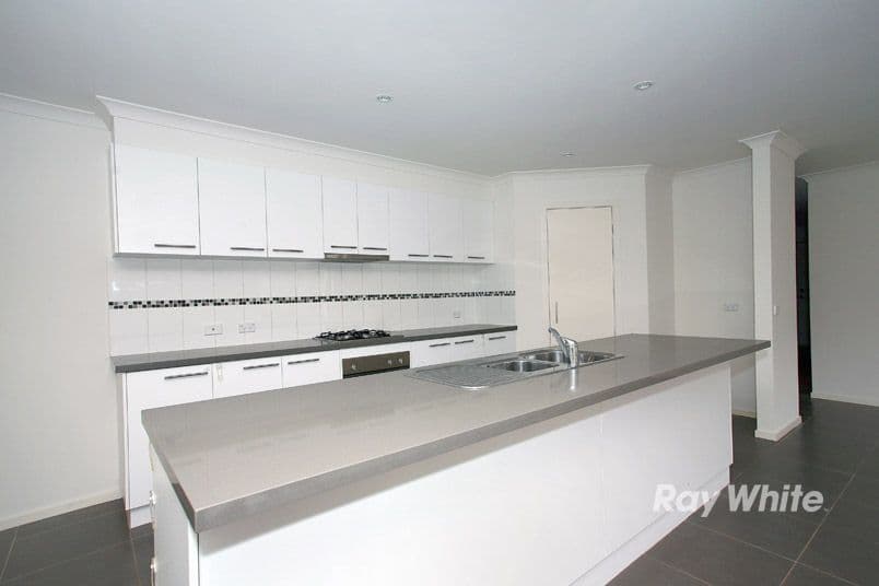 56 Bradford Drive, CRANBOURNE EAST VIC 3977, Cranbourne East - Thumbnail 4