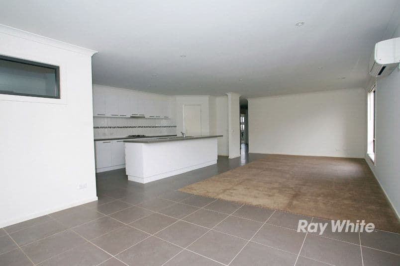 56 Bradford Drive, CRANBOURNE EAST VIC 3977, Cranbourne East - Thumbnail 6