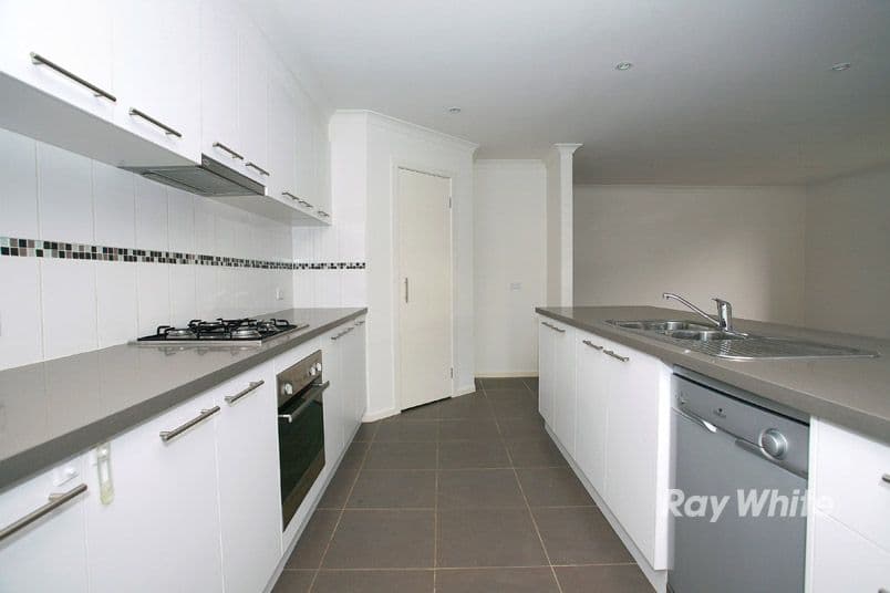 56 Bradford Drive, CRANBOURNE EAST VIC 3977, Cranbourne East - Thumbnail 7