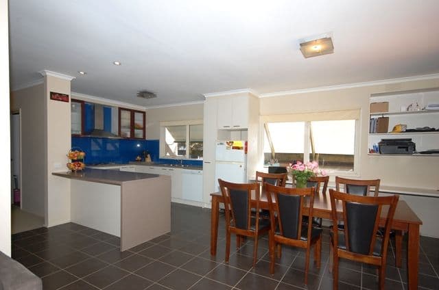 340 Warburton Highway, WANDIN NORTH VIC 3139, Wandin North - Thumbnail 3