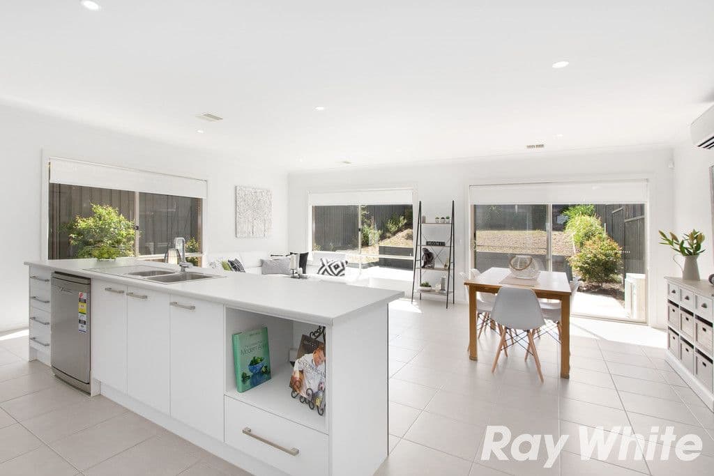 18 Adriatic Way, Pakenham VIC 3810, Pakenham - Thumbnail 6