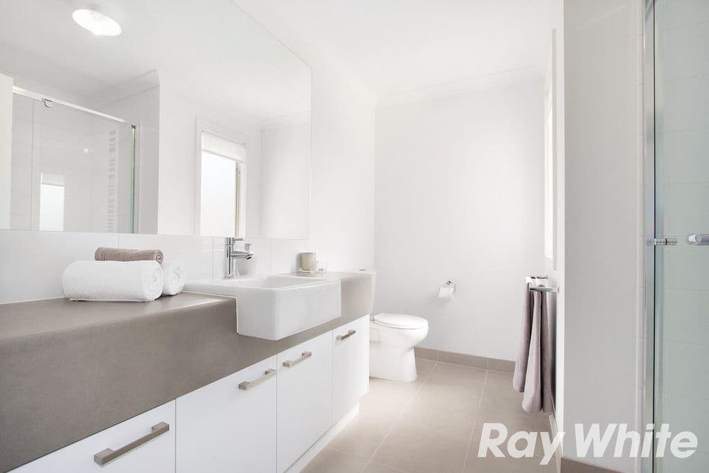18 Adriatic Way, Pakenham VIC 3810, Pakenham - Thumbnail 8
