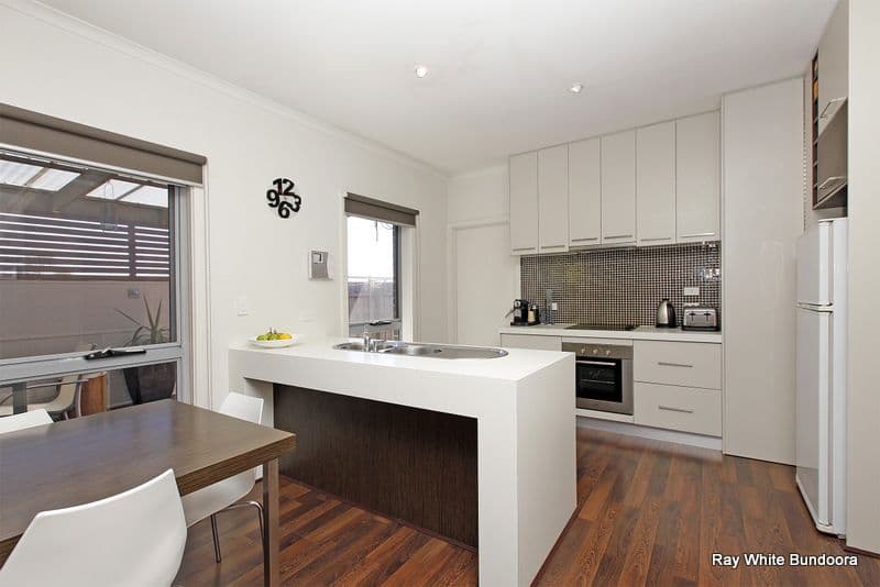 27 Buick Crescent, MILL PARK VIC 3082, Mill Park - Thumbnail 2