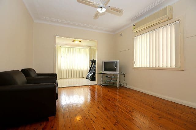 30 Hebe Street, GREENACRE NSW 2190, Greenacre - Thumbnail 3