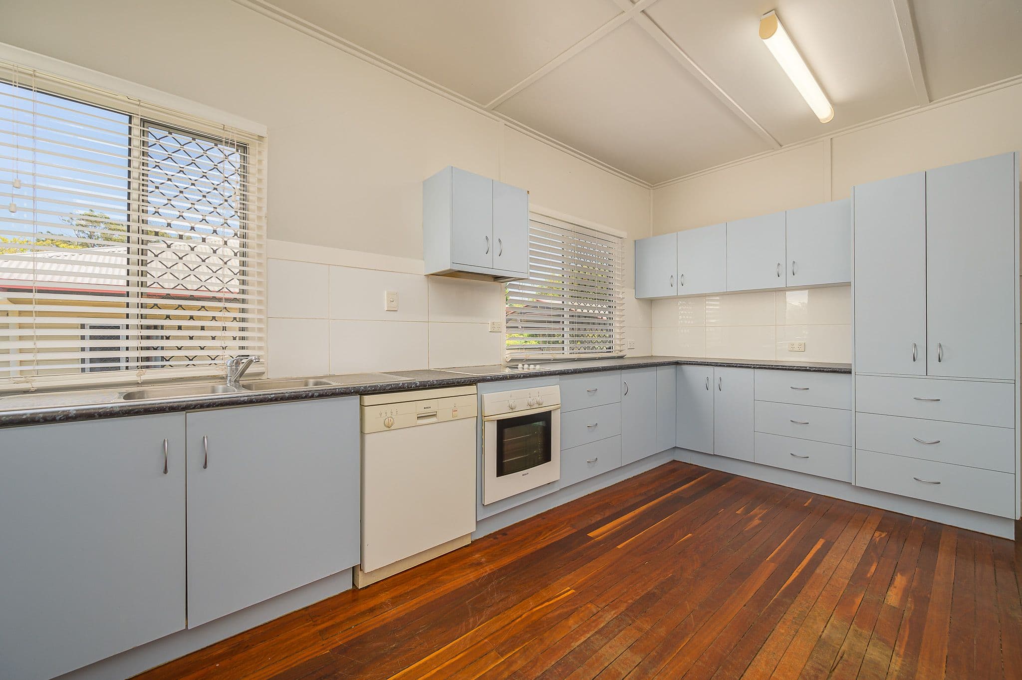 6 Agnes Street, South Gladstone QLD 4680, South Gladstone - Thumbnail 2