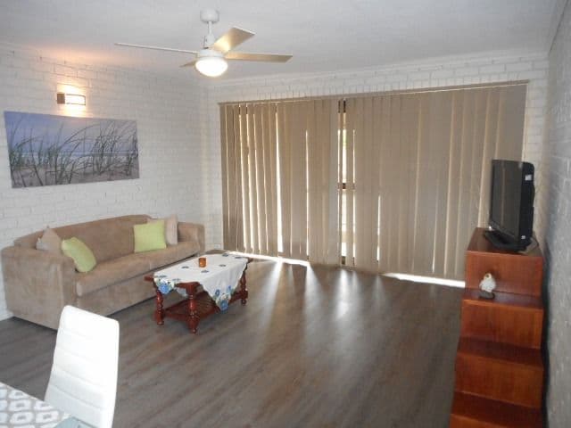24 Dixon Street, Strathpine QLD 4500, Strathpine - Thumbnail 2