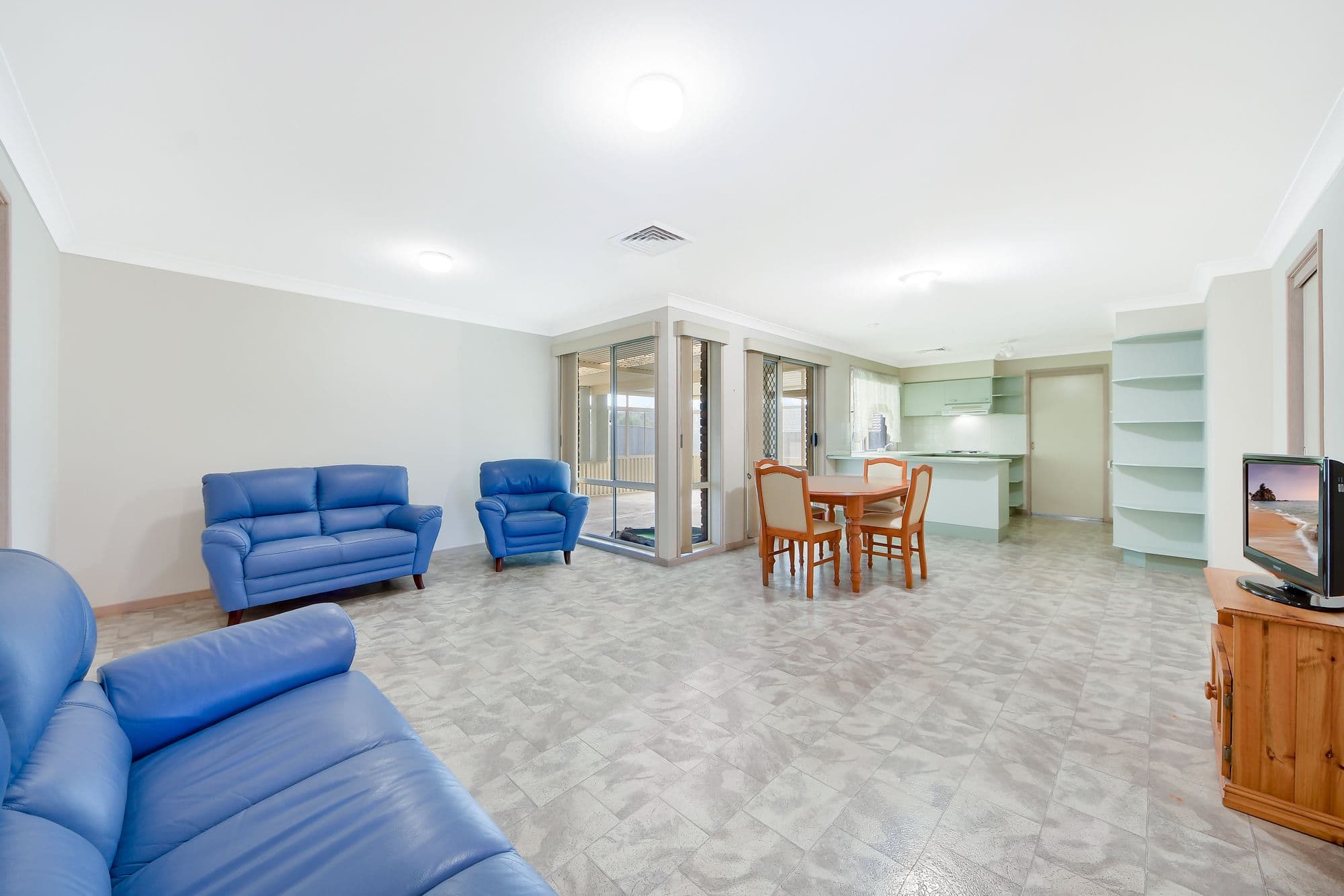 85 Epping Forest Drive, Kearns - Thumbnail 3