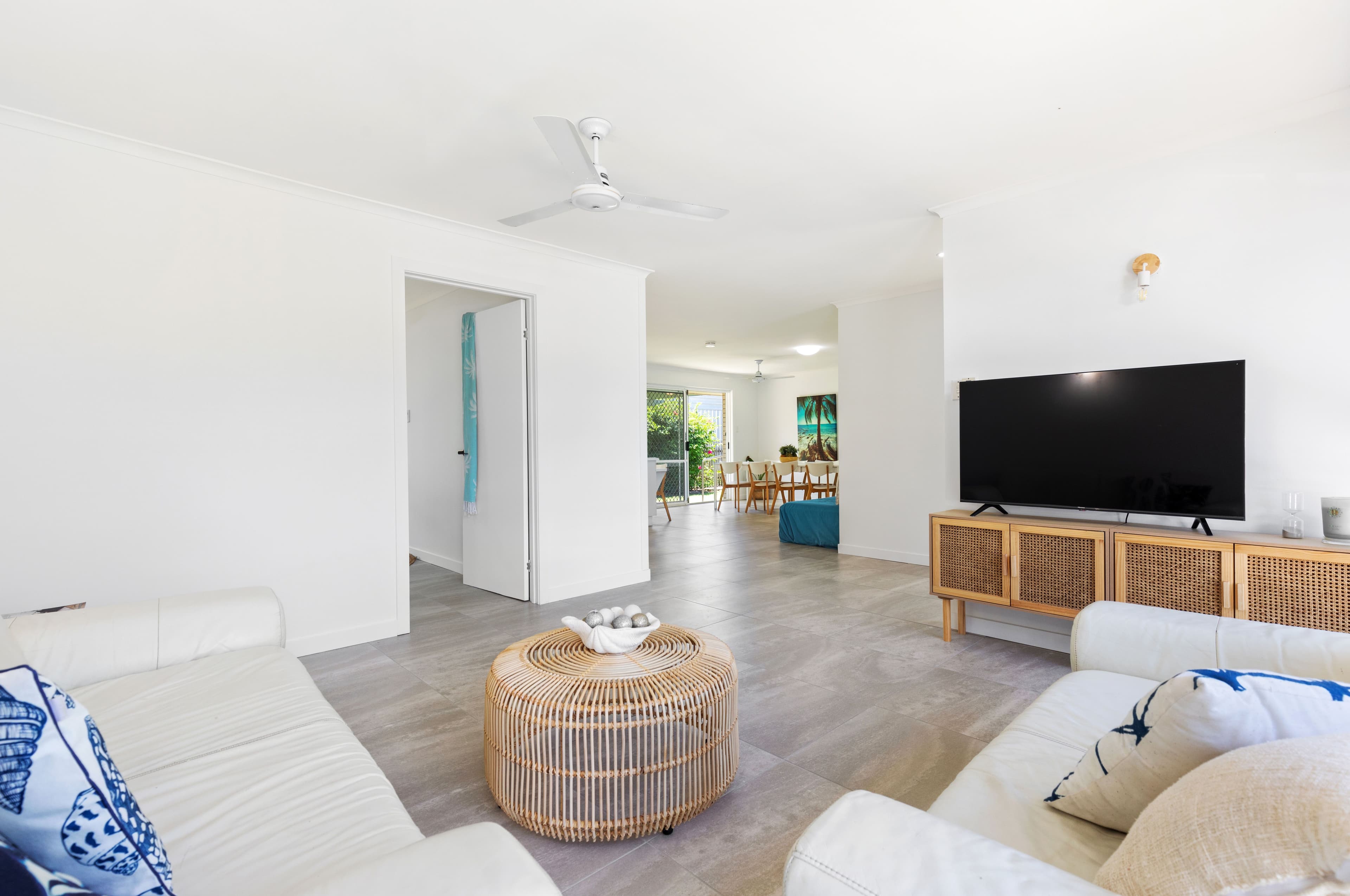 84 Limpus Street, Urangan QLD 4655, Urangan - Thumbnail 3