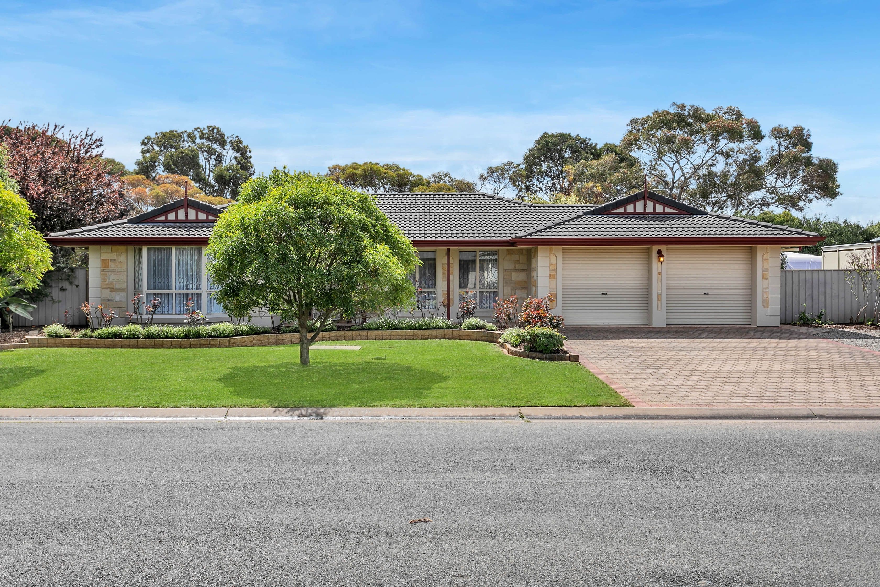 11 Garwood Avenue, Strathalbyn SA 5255, Strathalbyn - Image 1