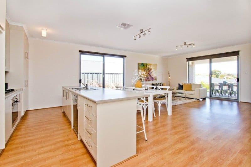 13 Semillon Circuit, Reynella SA 5161, Reynella - Thumbnail 4