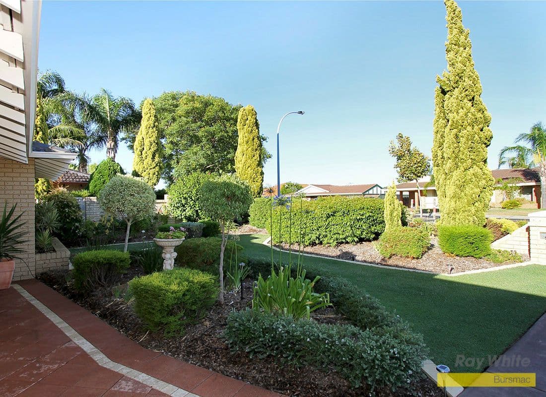 320 Summerlakes Parade, BALLAJURA WA 6066, Ballajura - Thumbnail 2