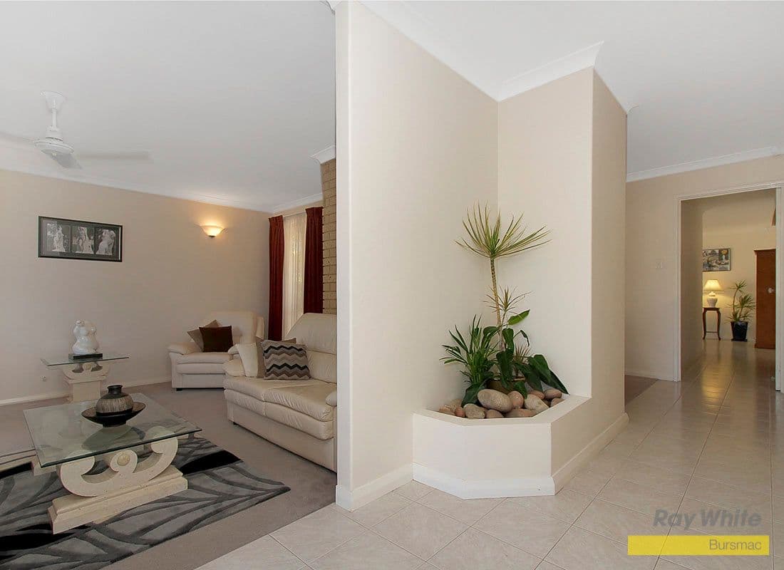 320 Summerlakes Parade, BALLAJURA WA 6066, Ballajura - Thumbnail 3