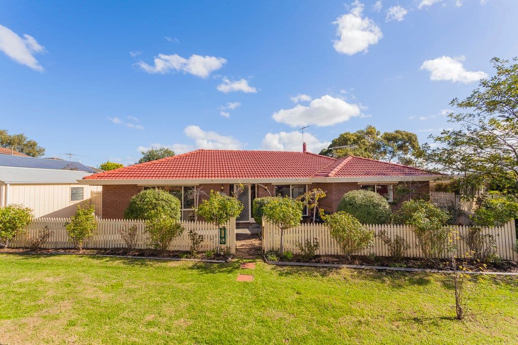 21 Gloucester Street, GROVEDALE VIC 3216, Grovedale - Thumbnail 2