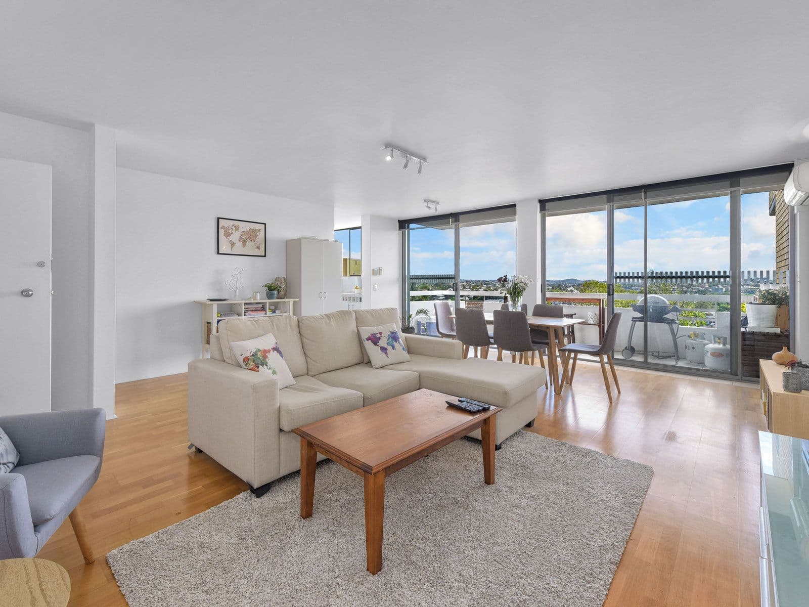 16 Mullens Street, Hamilton QLD 4007, Hamilton - Thumbnail 2