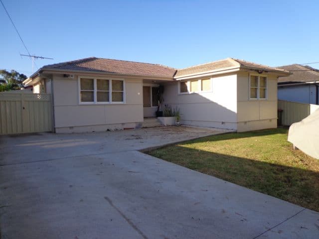 19 Dampier Crescent, FAIRFIELD WEST NSW 2165, Fairfield West - Image 1
