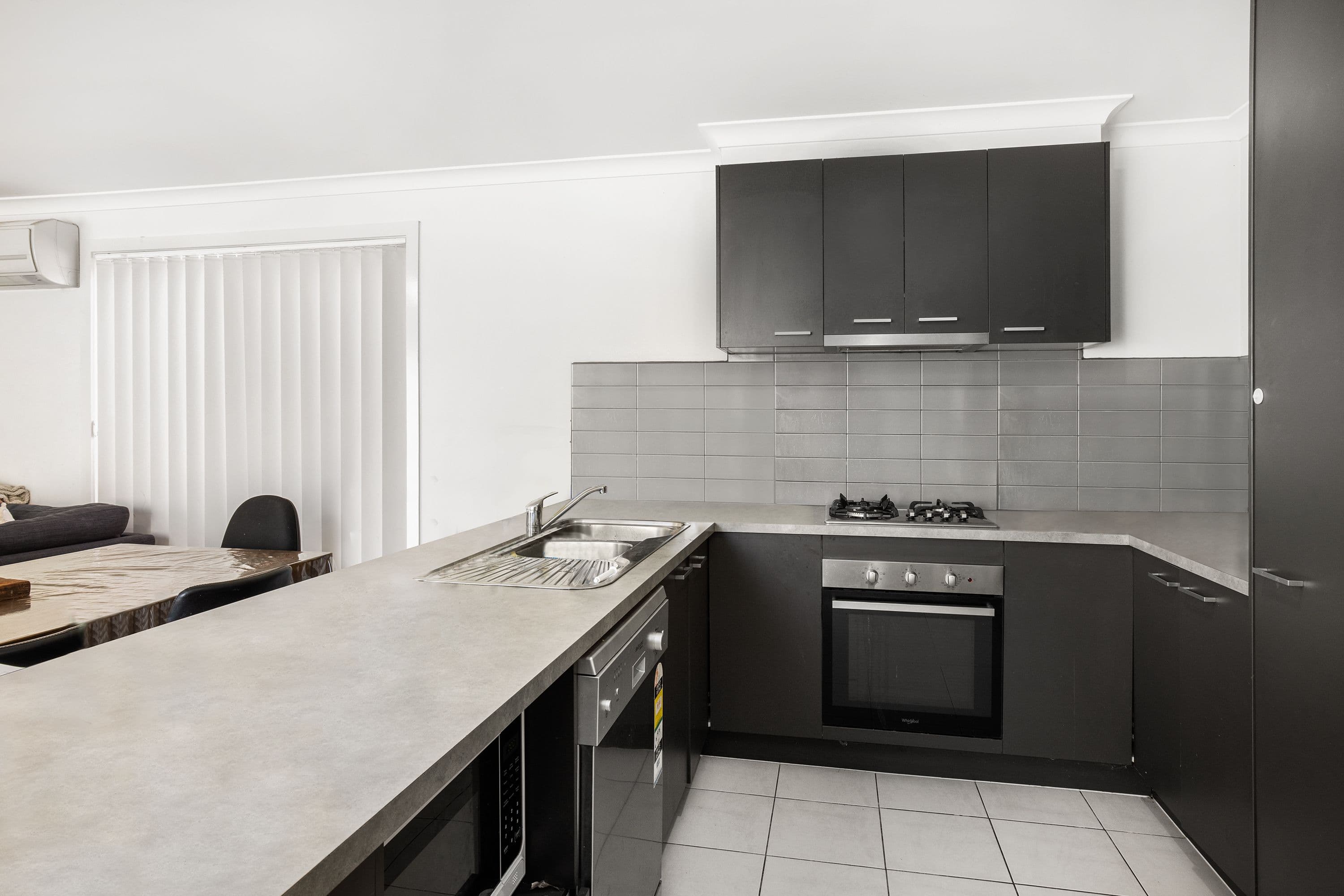 90 Henry Road, Pakenham VIC 3810, Pakenham - Thumbnail 3