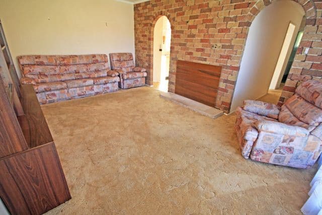 35 Myee Road, MACQUARIE FIELDS NSW 2564, Macquarie Fields - Thumbnail 2