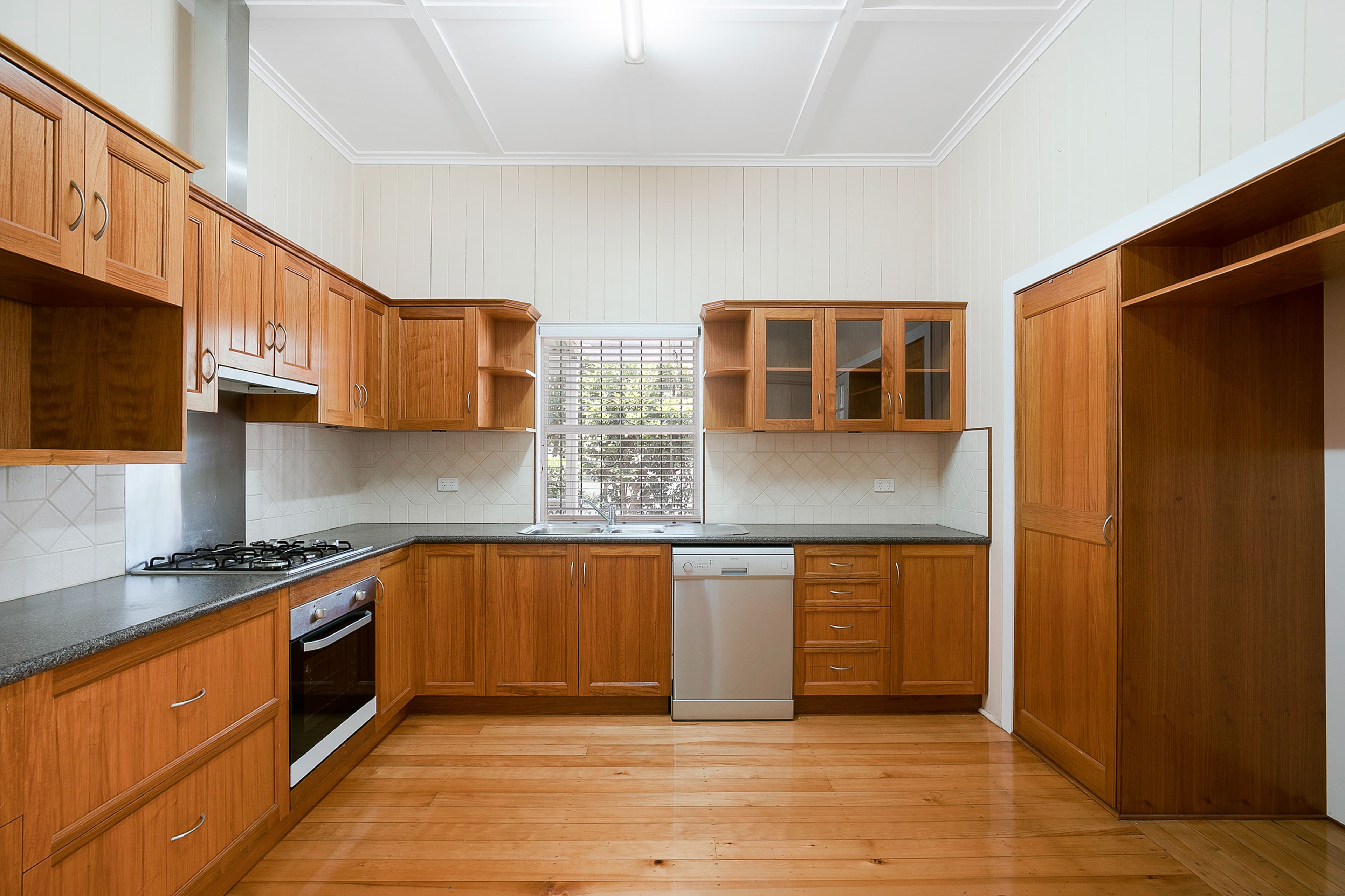 88 Mackenzie Street, Mount Lofty QLD 4350, Mount Lofty - Thumbnail 6