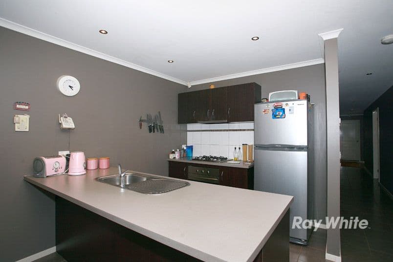 3 Mossman Drive, CRANBOURNE EAST VIC 3977, Cranbourne East - Thumbnail 4