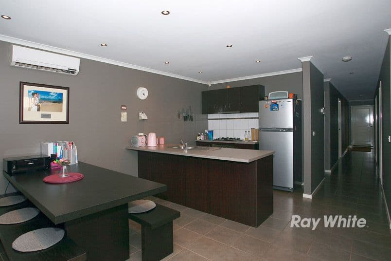 3 Mossman Drive, CRANBOURNE EAST VIC 3977, Cranbourne East - Thumbnail 8