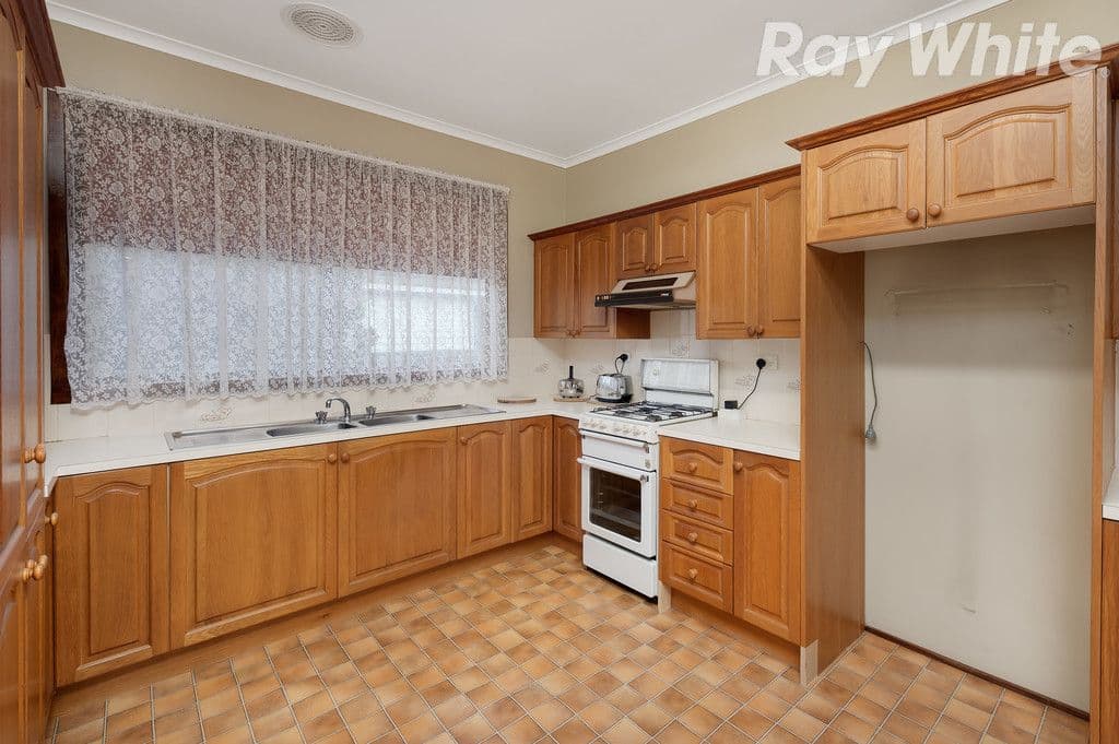 3 Caringa Street, Pascoe Vale VIC 3044, Pascoe Vale - Thumbnail 3