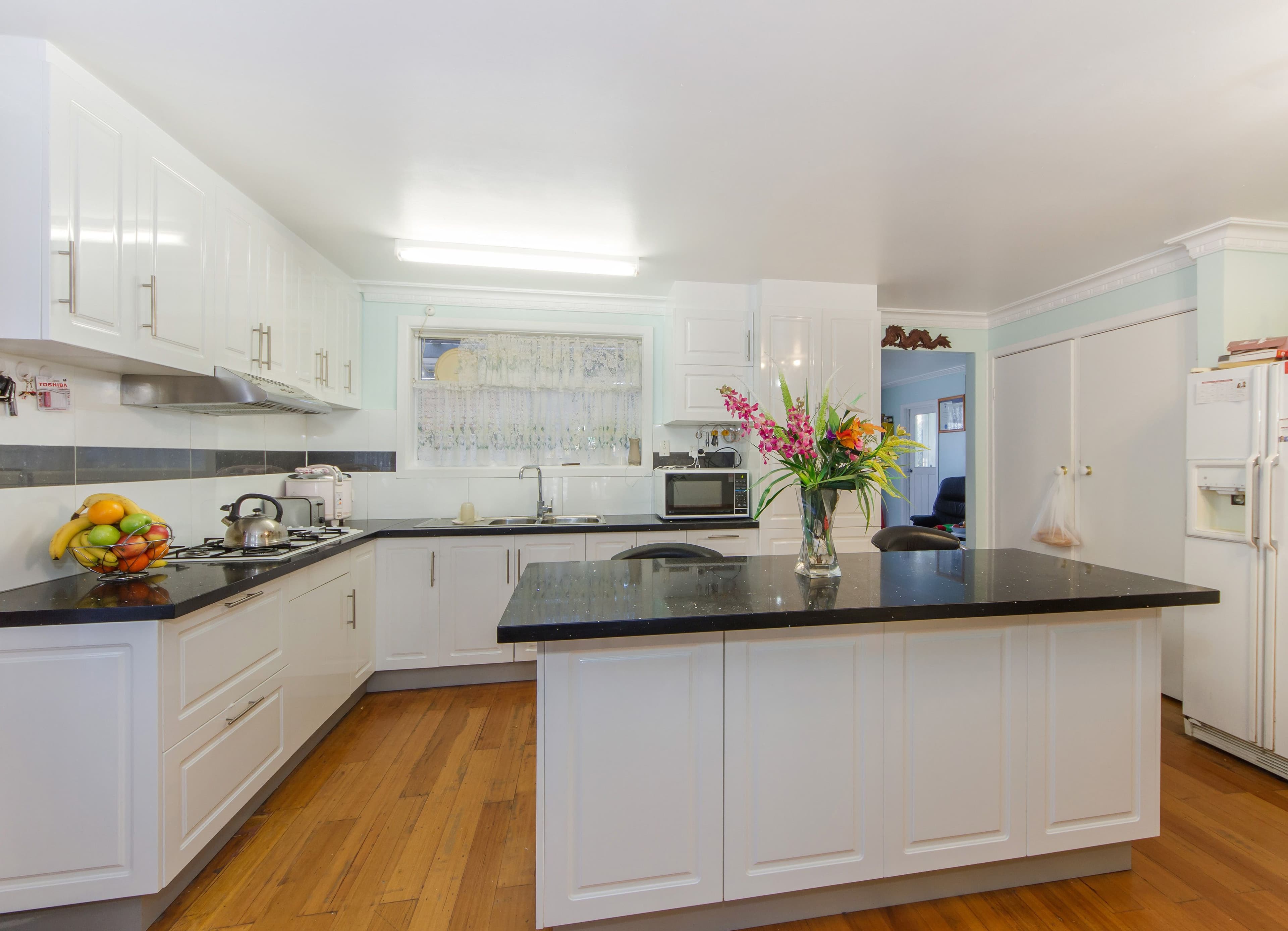 27 Mulhall Drive, St Albans VIC 3021, St Albans - Thumbnail 2