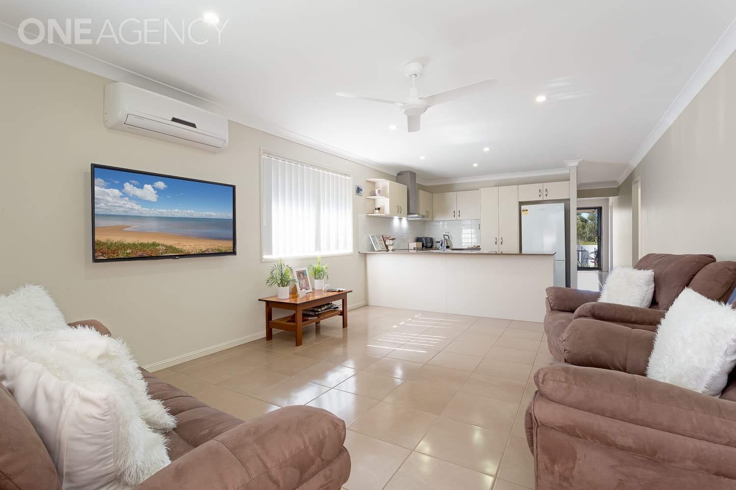 14 Mapleton Drive, North Lakes, North Lakes - Thumbnail 3
