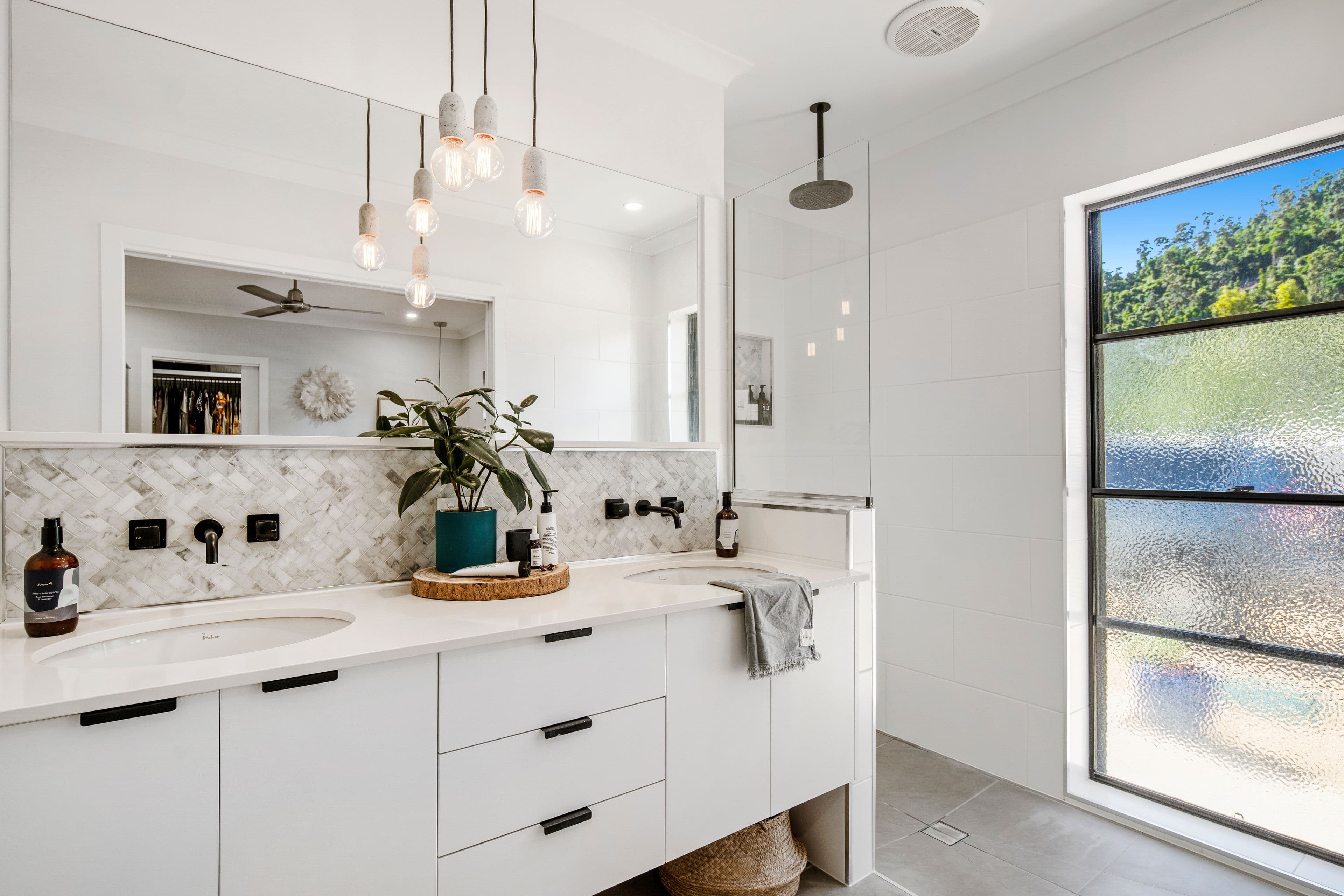 6 Johnswood Close, Cannonvale QLD 4802, Cannonvale - Thumbnail 3