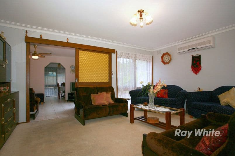 38 Matthew Flinders Avenue, ENDEAVOUR HILLS VIC 3802, Endeavour Hills - Thumbnail 2