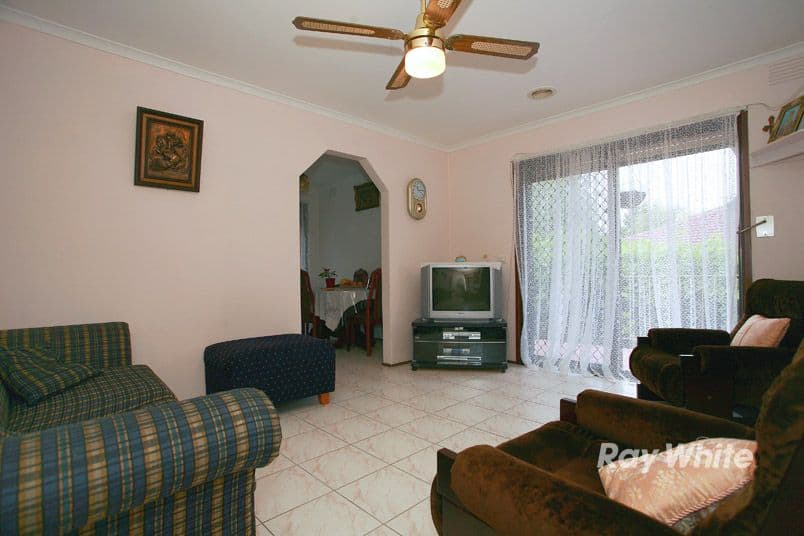38 Matthew Flinders Avenue, ENDEAVOUR HILLS VIC 3802, Endeavour Hills - Thumbnail 3
