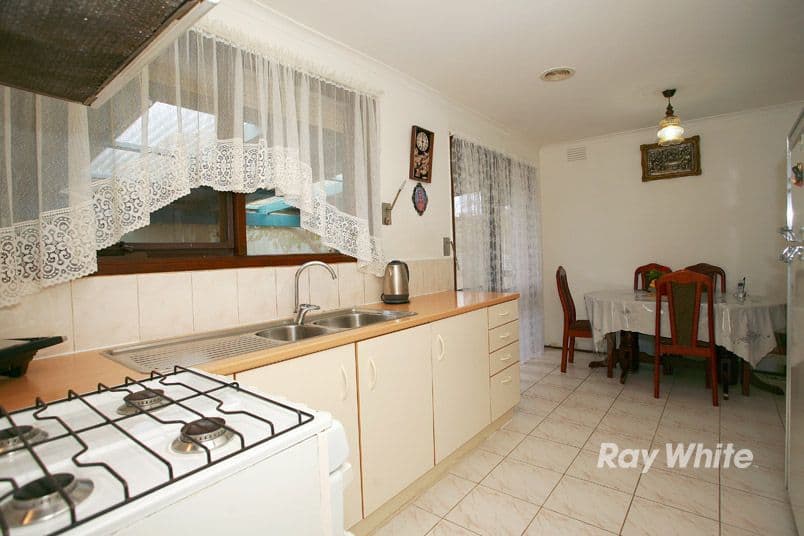 38 Matthew Flinders Avenue, ENDEAVOUR HILLS VIC 3802, Endeavour Hills - Thumbnail 5
