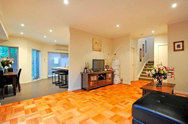 80 Orrong Avenue, RESERVOIR VIC 3073, Reservoir - Thumbnail 2