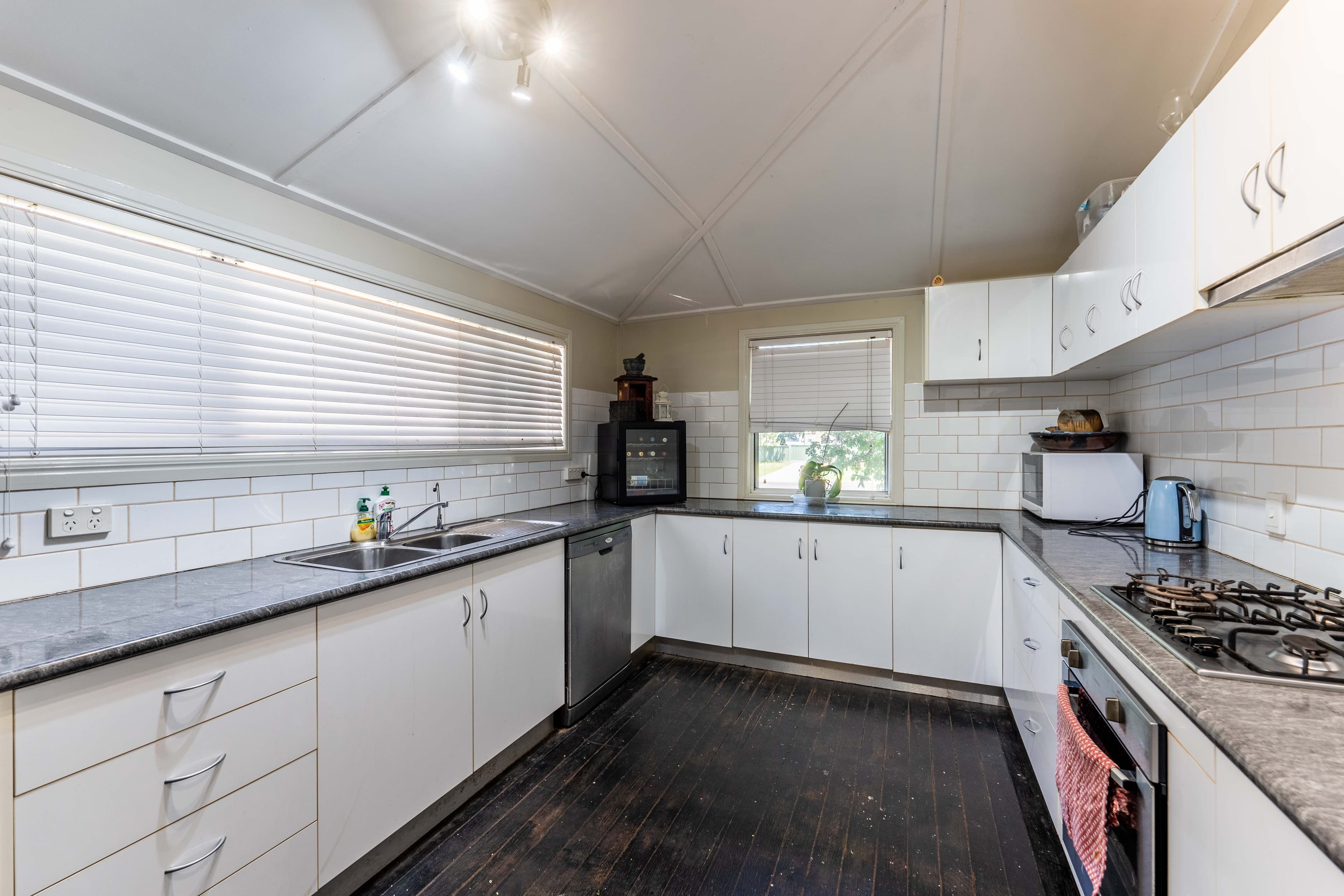 13 White Street, Emerald QLD 4720, Emerald - Thumbnail 4