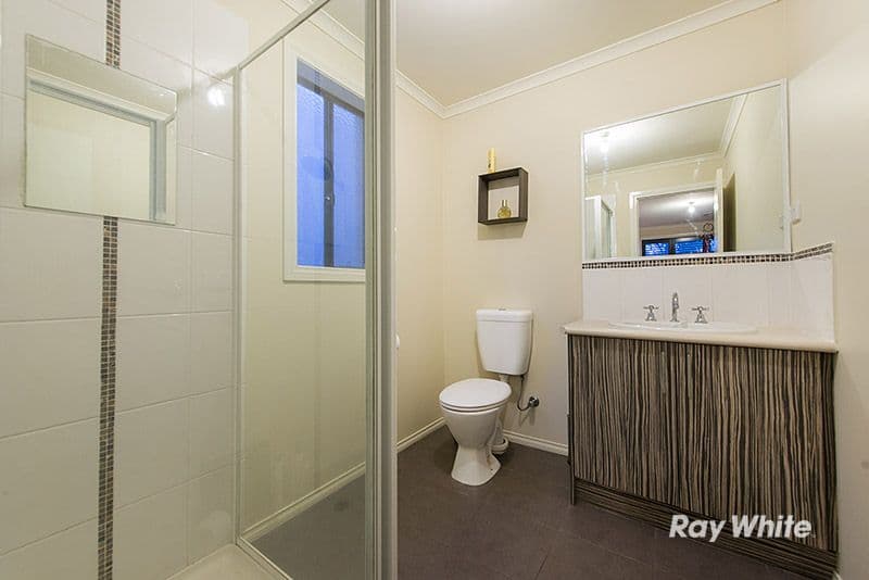 36 Flash Dan Drive, Cranbourne East VIC 3977, Cranbourne East - Thumbnail 3